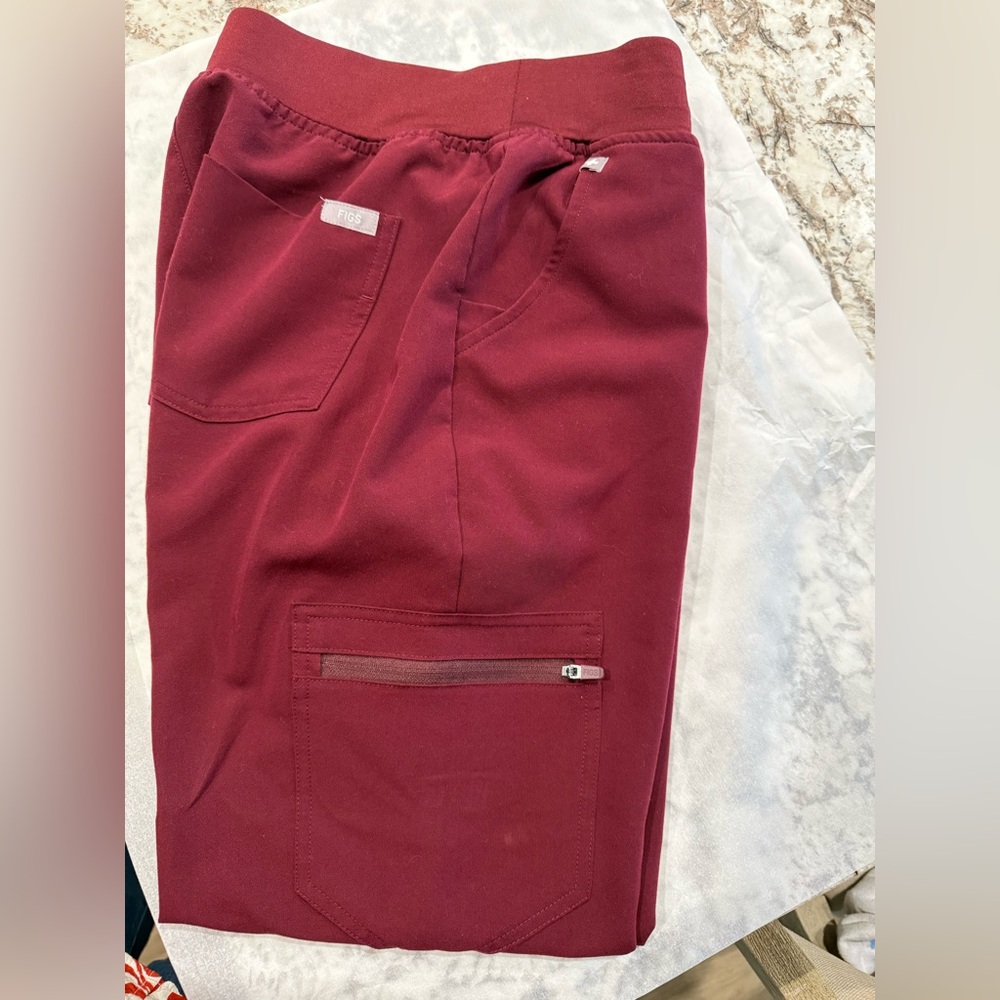 Figs Women Burgundy High Waisted Jogger Size Small